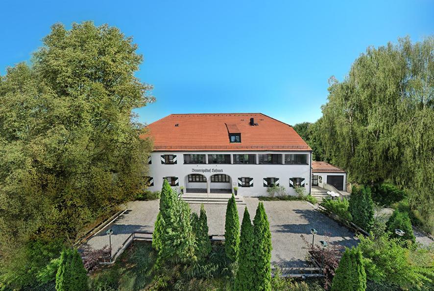 Brauereigasthof Hofmark Lenting Exterior photo
